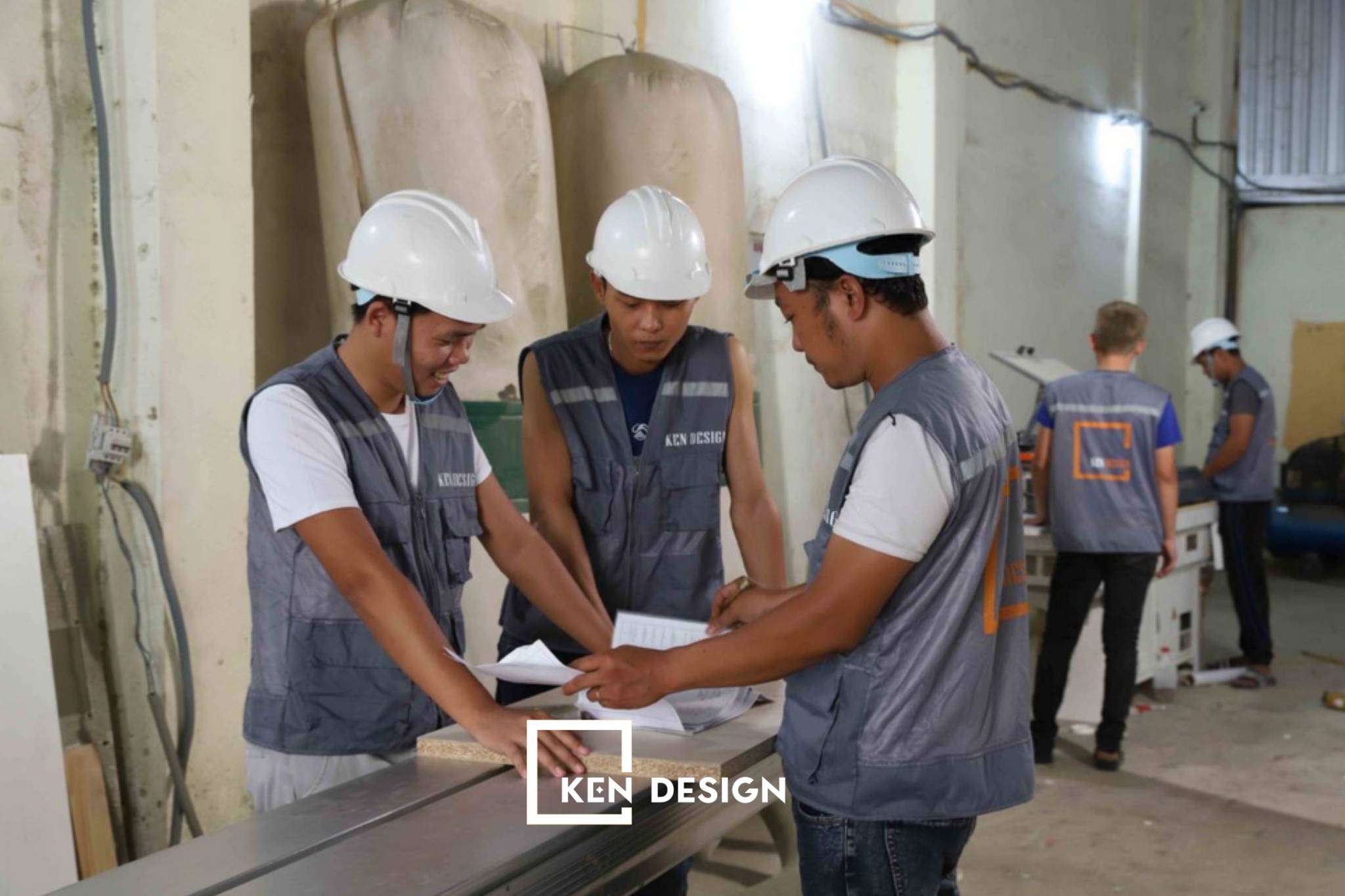 Kendesign chuẩn bị vật liệu chuyển sang Đức